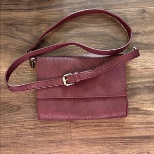 Elegant Burgundy Leather Crossbody Bag
